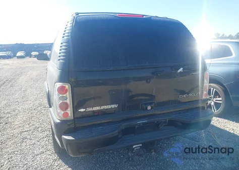 2004 Chevrolet Suburban 1500 Lt z USA, uszkodzony, nr VIN 3GNEC16Z34G272625